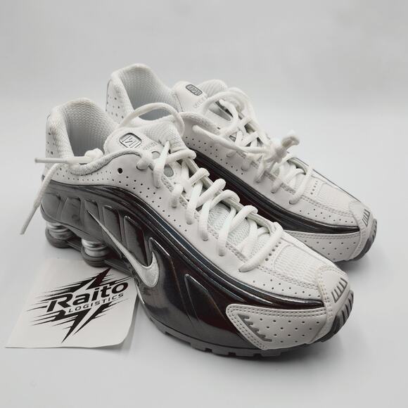 Athletic_Shoes